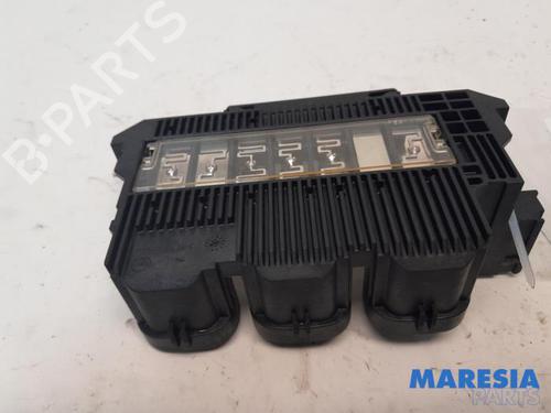Used Fuse box PEUGEOT EXPERT Van (VF3A_, VF3U_, VF3X_) 2.0 HDi 130 (128 hp) 31504473