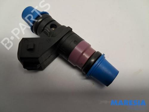 Used Injector RENAULT SCÉNIC II (JM0/1_) 1.6 (JM0C, JM0J, JM1B) (113 hp) 31479550