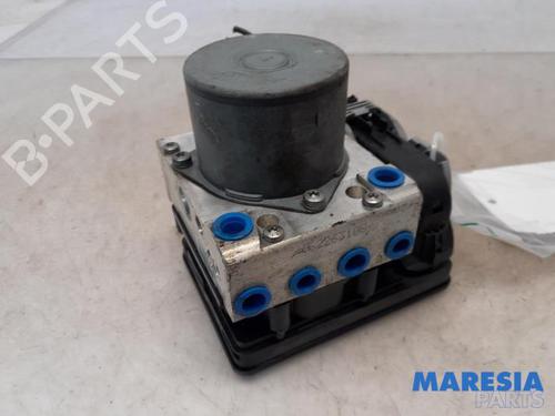 Used ABS pump FIAT 500L (351_, 352_) 0.9 (199LYC1B) (105 hp) 31518054