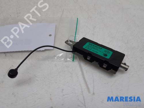 Used Electronic module RENAULT CLIO IV (BH_) 1.2 TCe 120 (BHM0) (120 hp) 31432555