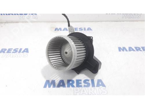 Used Heater blower motor FIAT 500 (312_) 0.9 (312AXG1A, 312.AXG11) (86 hp) 31397723