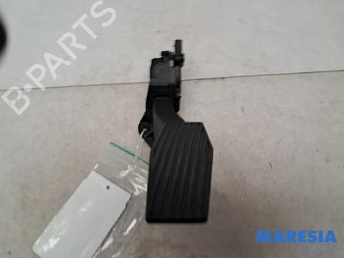 pedal-opel-astra-k-sports-tourer-b16-2015-2016-2017-2018-2019-2020-2021-2022-31473113 main image