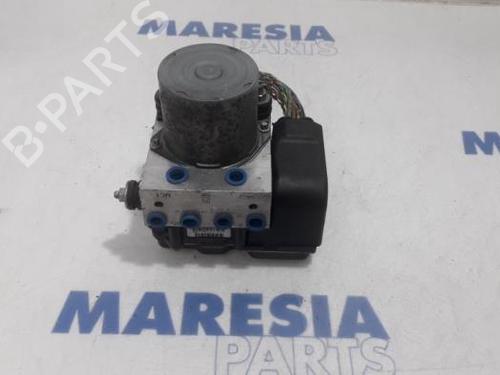 Used ABS pump PEUGEOT 5008 (0U_, 0E_) 1.6 HDi (110 hp) 31512597