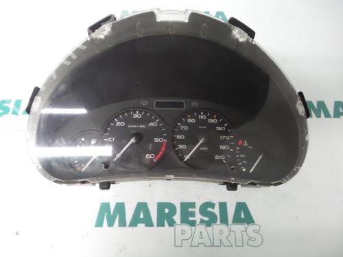 Used Instrument cluster PEUGEOT 206 SW (2E/K) 1.4 HDi (68 hp) 31421897