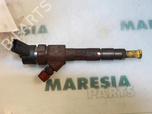 Used Injector RENAULT LAGUNA II Grandtour (KG0/1_) 1.9 dCi (KG0G) (120 hp) 31527728