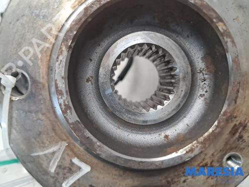 Left front steering knuckle PEUGEOT 2008 I (CU_) 1.6 VTi | BP31504607M25