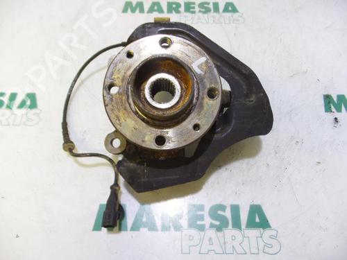 Used Left front steering knuckle RENAULT CLIO III (BR0/1, CR0/1) 1.5 dCi (88 hp) 31394349