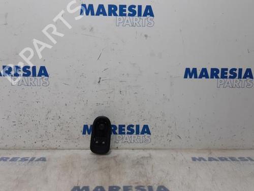 Used Switch RENAULT MASTER III Van (FV) 2.3 dCi 100 FWD (FV0A, FV0B, FV0G, FV0K, FV0H) (101 hp) 31422934