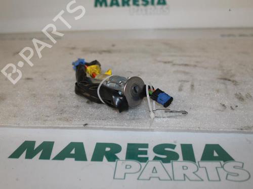 Used Ignition barrel PEUGEOT 206 Hatchback (2A/C) 1.4 i (75 hp) 31481437
