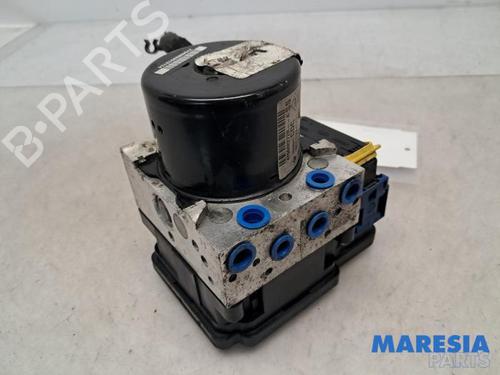 Used ABS pump RENAULT MEGANE III Grandtour (KZ0/1) 1.5 dCi (KZ09, KZ0D, KZ1G, KZ29, KZ14, KZ1W, KZ10, KZ1F,... (110 hp) 31475499