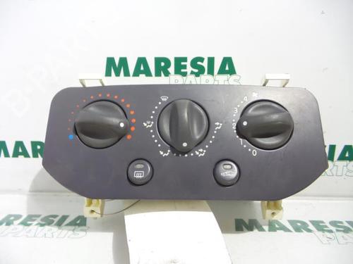 Used Climate control RENAULT CLIO II (BB_, CB_) 1.4 (B/CB0C, B/CB0S) (75 hp) 31458944