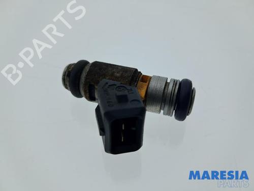 Used Injector FIAT 500 (312_) 1.2 (312AXA1A) (69 hp) 32133050