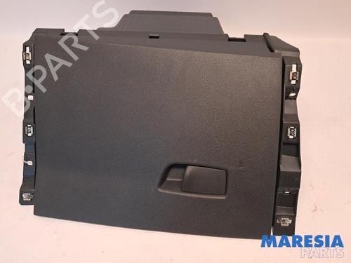 Used Glove box RENAULT CLIO V (B7_) 1.0 TCe 100 (B7MT) (101 hp) 31490538