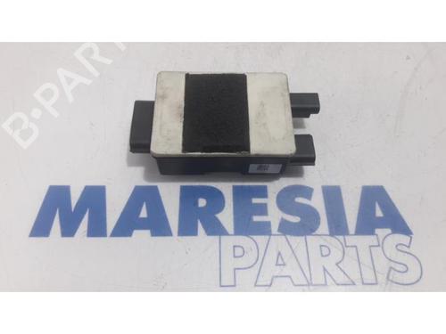 Used Control unit RENAULT MASTER III Van (FV) 2.3 dCi 110 FWD (FV0R, FV0W, FV1A) (110 hp) 31480491