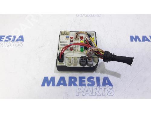 Used Fuse box RENAULT LAGUNA III (BT0/1) 1.5 dCi (BT00, BT0A, BT0T, BT1J) (110 hp) 31394386