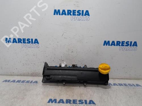 Used Valve cover NISSAN NV200 Van 1.5 dCi 85 (M20, M20N, M20M) (86 hp) 31494112