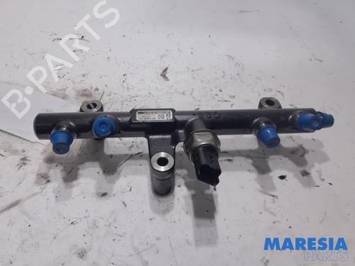 Used Injection rail PEUGEOT 508 I (8D_) 2.0 HDi Hybrid4 AWC (200 hp) 31488598