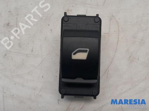 switch-peugeot-3008-i-mpv-0u_-2009-2010-2011-2012-2013-2014-2015-2016-2017-31474786 main image