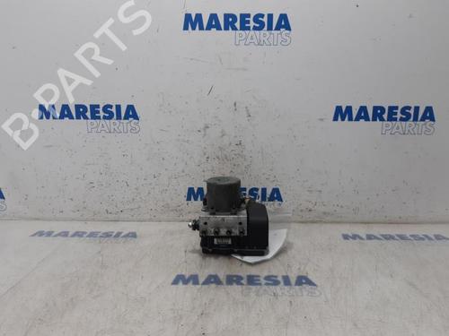 Used ABS pump PEUGEOT 5008 (0U_, 0E_) 1.6 16V (156 hp) 31428874