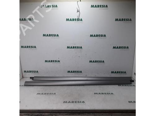 roof-bar-citroen-c4-grand-picasso-ii-da_-de_-2013-31399445 main image
