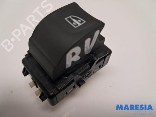Comutador RENAULT TWINGO III (BCM_, BCA_) 1.0 SCe 70 (71 hp) 31466902