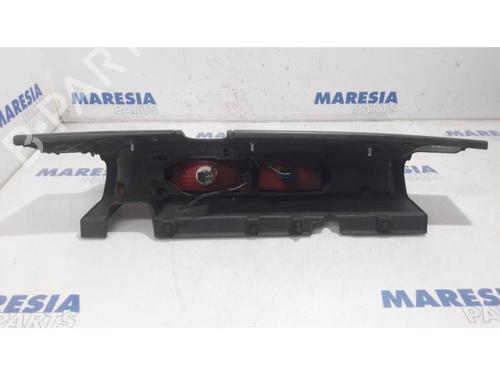 Right taillight RENAULT TRAFIC II Van (FL) 2.0 dCi 115 (FL01, FL0U, FL00, FL0H, FL0M) | BP31520364C35
