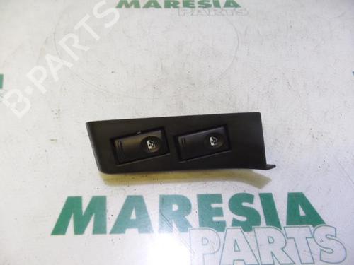 Used Switch RENAULT MASTER II Van (FD) 2.2 dCI 90 (FD0G, FD0N, FD2G, FD2N, FD3G, FD3N) (90 hp) 31481018