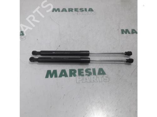 Used Tailgate lift support PEUGEOT 2008 I (CU_) 1.2 VTi (82 hp) 31481734