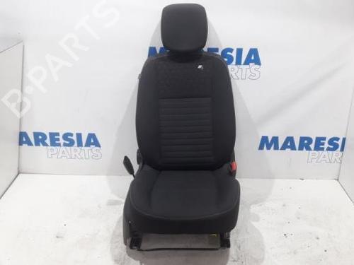Used Right front seat RENAULT SCÉNIC III (JZ0/1_) 1.2 TCe (JZ16) (132 hp) 31468056