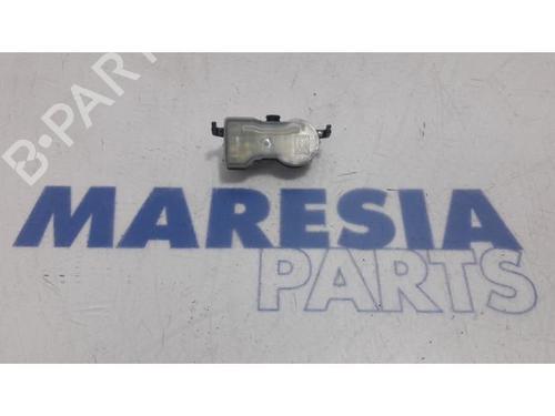 electronic-sensor-renault-megane-iv-hatchback-b9amn_-2015-31440434 main image