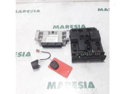 Used Engine control unit (ECU) PEUGEOT 307 CC (3B) 2.0 16V (136 hp) 31524341