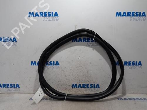 Used Rubber door seal CITROËN C4 Grand Picasso II (DA_, DE_) 1.6 BlueHDi 120 (120 hp) 31473854