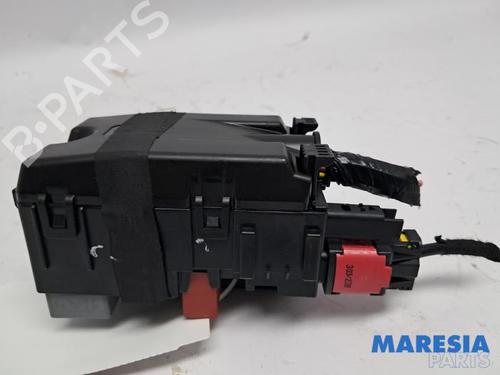 Used Fuse box Fuse box PEUGEOT 208 II (UB_, UP_, UW_, UJ_) 1.2 PureTech 100 (101 hp) 40093252 40093252