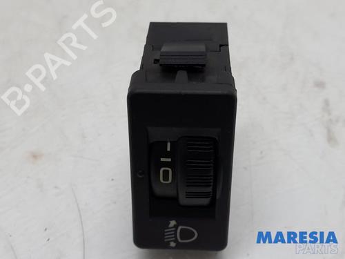 switch-peugeot-5008-0u_-0e_-2009-2010-2011-2012-2013-2014-2015-2016-2017-31446711 main image