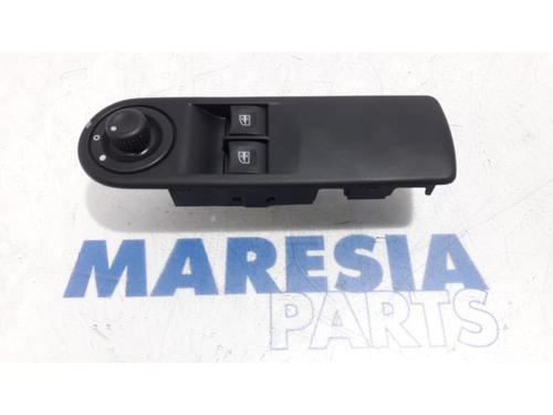 switch-renault-clio-iv-bh_-2012-2013-2014-2015-2016-2017-2018-2019-2020-2021-31488173 main image