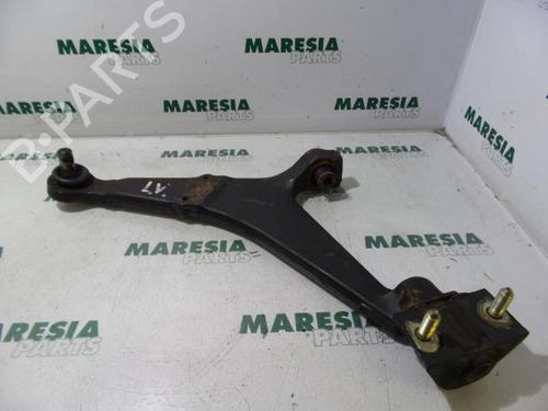 Used Left front suspension arm CITROËN SAXO (S0, S1) 1.4 VTS (75 hp) 31417735