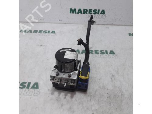 Used ABS pump RENAULT MEGANE III Grandtour (KZ0/1) 1.5 dCi (KZ09, KZ0D, KZ1G, KZ29, KZ14, KZ1W, KZ10, KZ1F,... (110 hp) 31407434