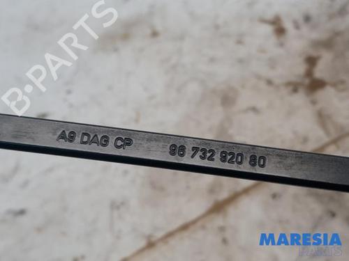 Front windshield wiper arm PEUGEOT 2008 I (CU_) 1.2 VTi | BP31505032C143