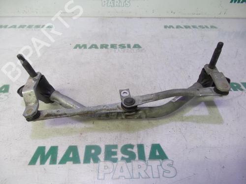 Used Front wipers mechanism RENAULT TWINGO II (CN0_) 1.5 dCi 90 (86 hp) 31535191