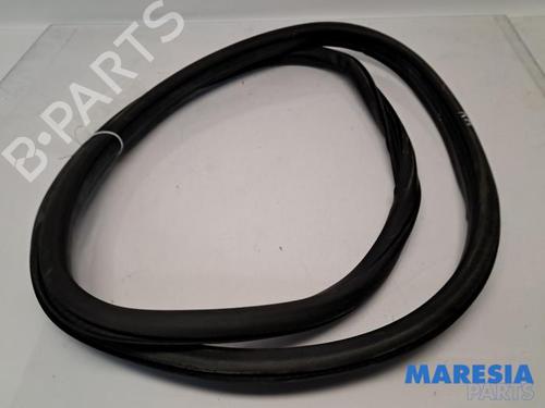 Rubber door seal ALFA ROMEO GIULIA (952_) 2.2 D (952AEM250, 952AEA250) | BP31471100C142