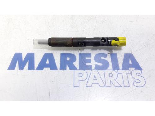 Used Injector RENAULT CLIO III (BR0/1, CR0/1) 1.5 dCi (88 hp) 31430525
