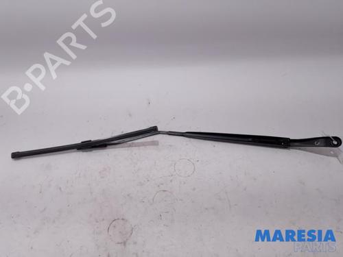 front-windshield-wiper-arm-renault-megane-iii-grandtour-kz01-2008-2009-2010-2011-2012-2013-2014-2015-2016-31441925 main image