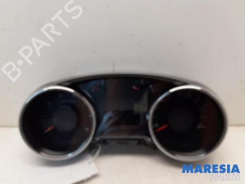 Used Instrument cluster PEUGEOT 3008 I MPV (0U_) 1.6 VTi (120 hp) 31517097