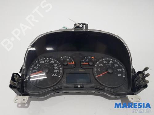 Used Instrument cluster FIAT PANDA (169_) 1.2 (169.AXB11, 169.AXB1A) (60 hp) 31494534