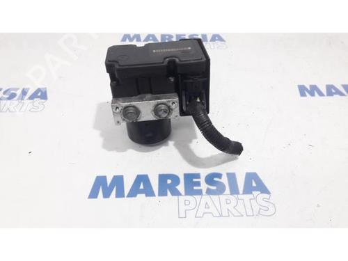 Used ABS pump FIAT DOBLO Cargo (263_) 1.3 D Multijet (90 hp) 31533808
