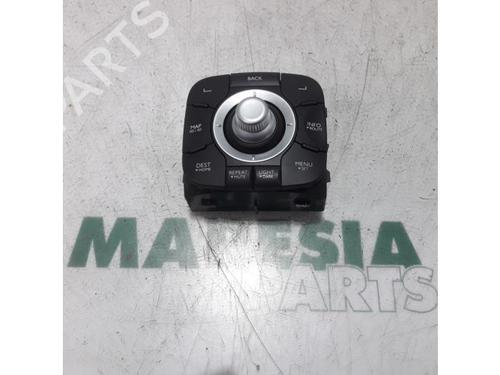 Used Display monitor RENAULT MEGANE III Grandtour (KZ0/1) 1.5 dCi (KZ0C, KZ1A) (90 hp) 31451376