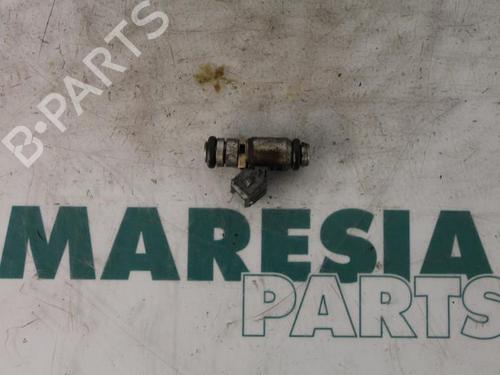 Used Injector RENAULT MEGANE I (BA0/1_) 1.6 16V (BA04, BA0B, BA11, BA1J, BA16, BA19, BA1K, BA1V,... (107 hp) 31503436