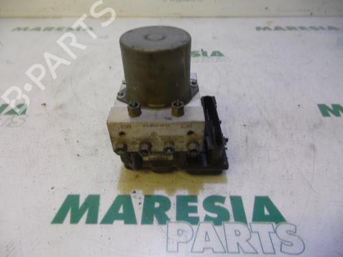 Used ABS pump RENAULT MEGANE II (BM0/1_, CM0/1_) 2.0 16V Turbo (163 hp) 31390843