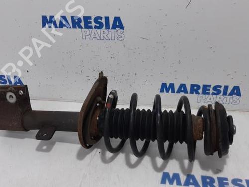 Venstre fortil støddæmper PEUGEOT 5008 (0U_, 0E_) 1.6 16V (120 hp) 31536010