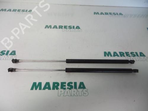 Used Tailgate lift support RENAULT ESPACE III (JE0_) 2.0 16V (JE0N, JE0L, JE02) (140 hp) 31437120